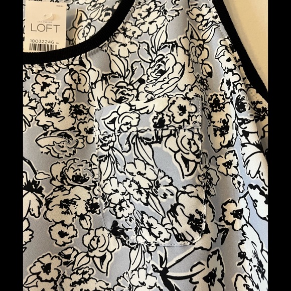 Loft top XS  NWT - Picture 3 of 5